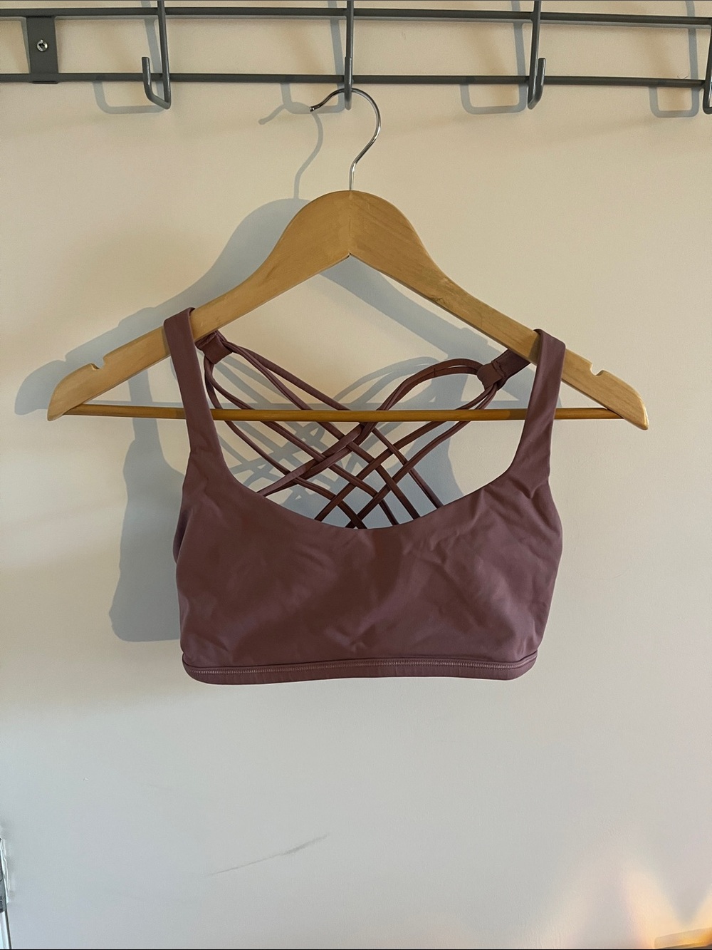 lululemon athletica Strappy Back Sports Bra - Mauve - size 6